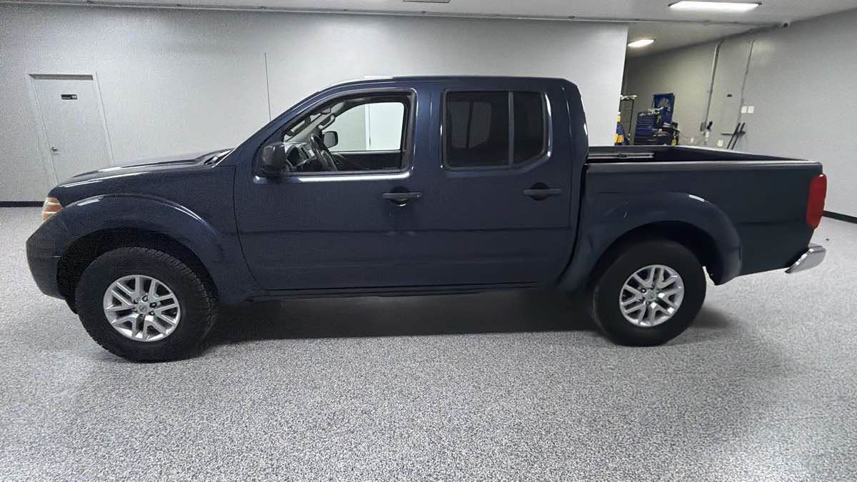 Used 2015 Nissan Frontier SV w/ SV Value Truck Package RWD image 6