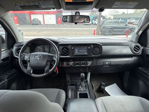 Used 2017 Toyota Tacoma SR w/ Tow Package image 11