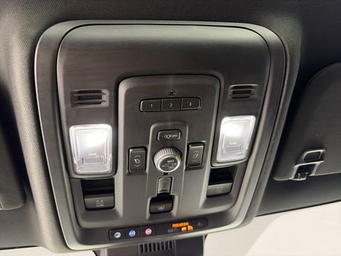 Used 2023 GMC Yukon Denali image 42