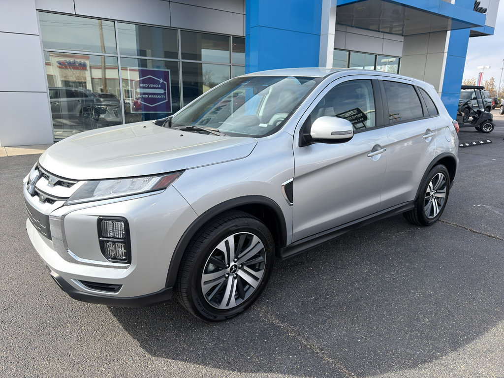 Used 2024 Mitsubishi Outlander Sport SE AWD/4WD image 2