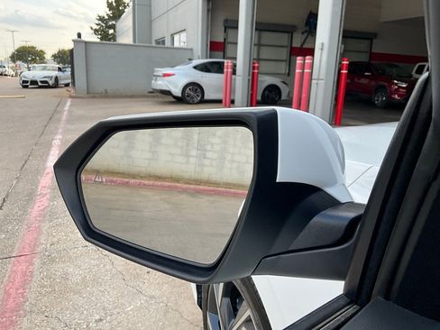 Used 2025 Hyundai Elantra Limited image 19