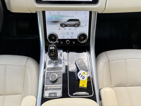 Used 2020 Land Rover Range Rover Sport HSE image 25