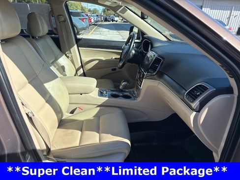 Used 2020 Jeep Grand Cherokee Limited w/ Premium Lighting Group image 25