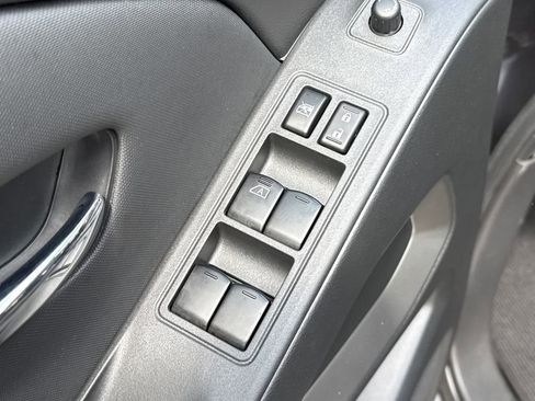 Used 2024 Nissan Frontier SV image 19