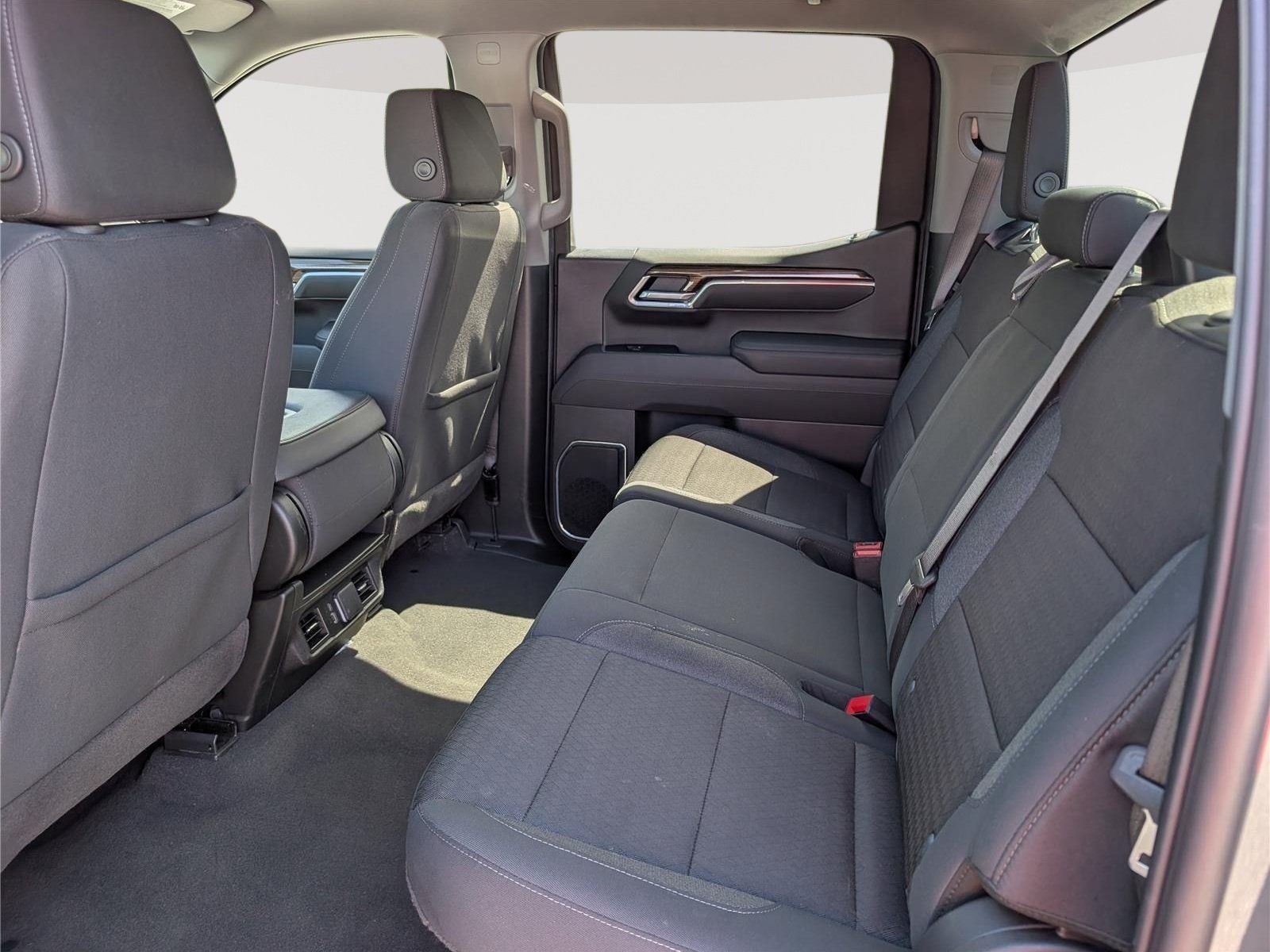 Used 2025 Chevrolet Silverado 1500 LT AWD/4WD image 15