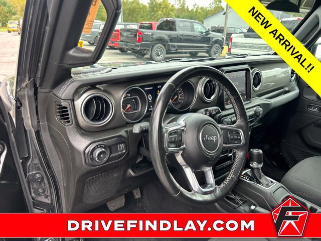 Used 2023 Jeep Wrangler Unlimited Sahara w/ Cold Weather Group AWD/4WD image 12