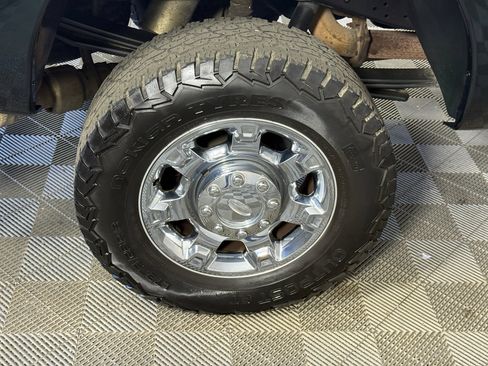 Used 2014 Ford F250 XLT w/ XLT Premium Package image 5