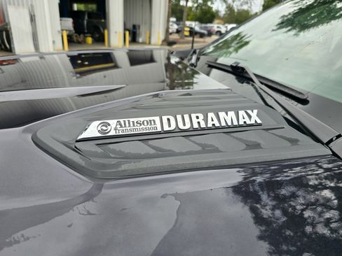 Used 2024 Chevrolet Silverado 2500 LTZ image 12