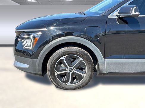 Used 2023 Kia Niro EX w/ EX Cold Weather Package image 19