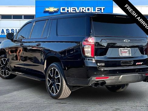 Used 2023 Chevrolet Suburban RST w/ Sport Performance Package AWD/4WD image 3