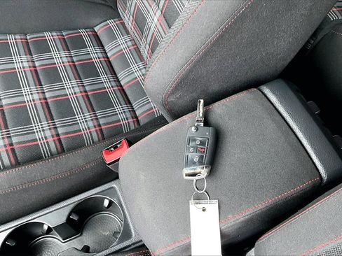 Used 2017 Volkswagen GTI S image 32