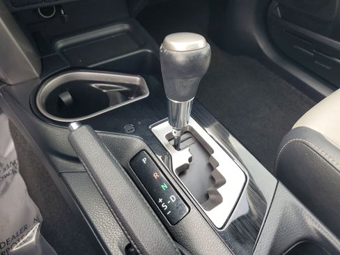 Used 2018 Toyota RAV4 Limited image 28