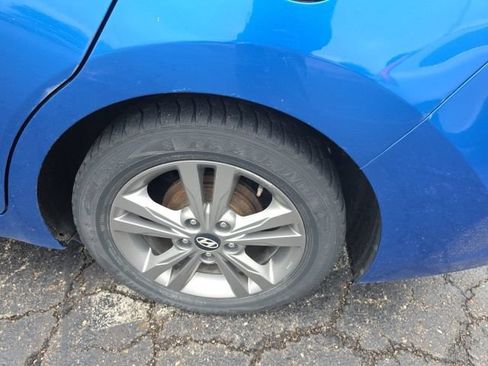 Used 2017 Hyundai Elantra SE FWD image 8