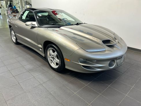Used 2002 Pontiac Firebird Formula RWD image 2