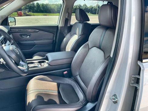 Used 2023 Honda Pilot Elite image 19