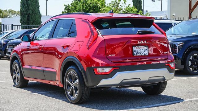 Certified 2025 Kia Niro EX FWD image 7
