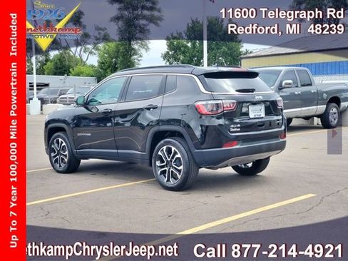Used 2024 Jeep Compass Limited image 3