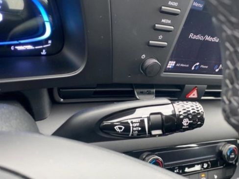 New 2026 Hyundai Elantra SEL Sport FWD image 16