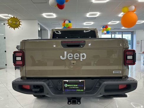 Used 2020 Jeep Gladiator Overland w/ LED Lighting Group image 11