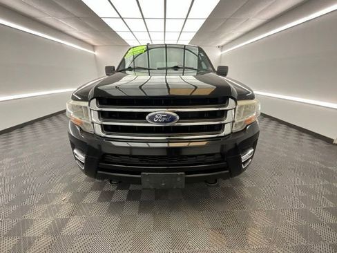 Used 2017 Ford Expedition EL XLT w/ Equipment Group 201A AWD/4WD image 2