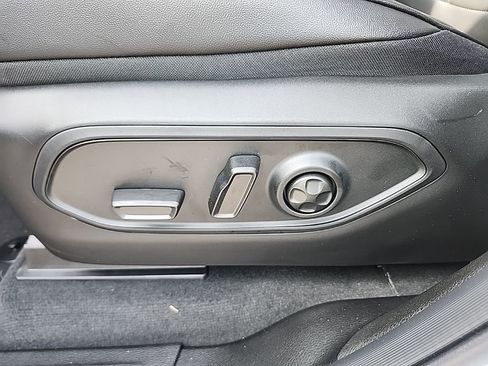 New 2025 Jeep Grand Cherokee L Limited w/ Black Appearance Package image 30