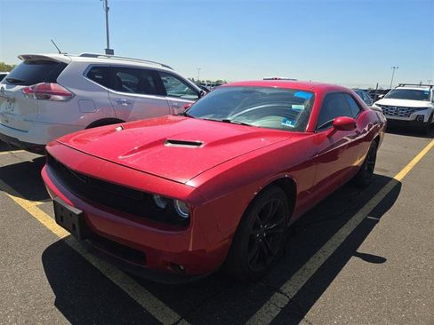 Used 2016 Dodge Challenger SXT w/ Blacktop Package RWD image 4