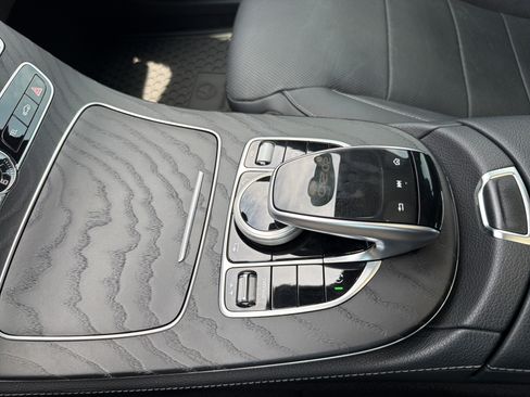 Used 2020 Mercedes-Benz E 350 Sedan image 25