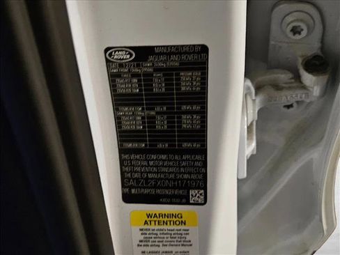 Used 2022 Land Rover Range Rover Evoque R-Dynamic SE image 19