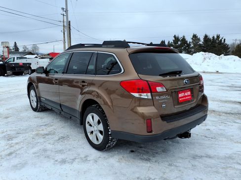 Used 2011 Subaru Outback 2.5i Premium image 3