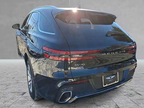 Certified 2022 Genesis GV70 2.5T image 8