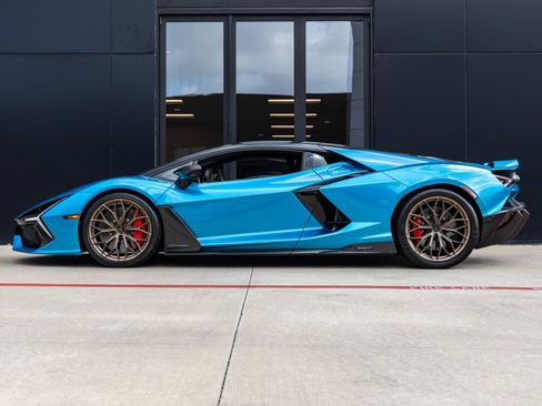 Used 2026 Lamborghini Revuelto AWD/4WD image 10