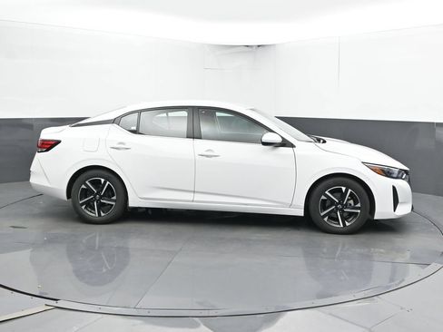Used 2024 Nissan Sentra SV FWD image 4