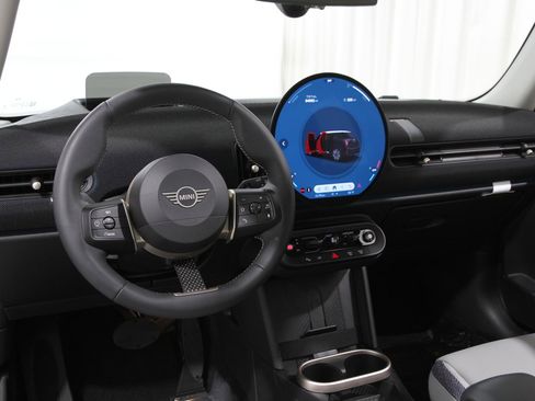 Certified 2025 MINI Cooper S image 6