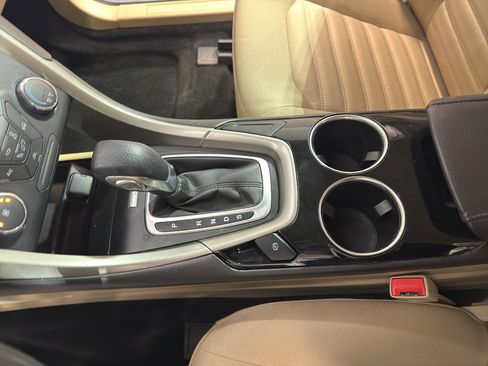 Used 2013 Ford Fusion SE FWD image 18