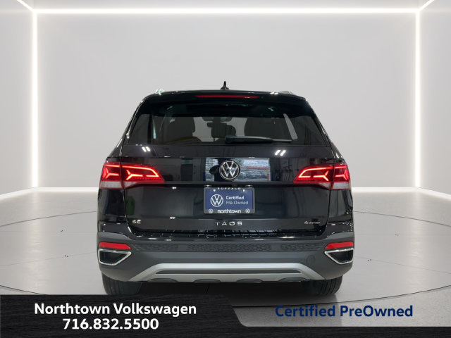 Certified 2024 Volkswagen Taos SE w/ Panoramic Sunroof Package AWD/4WD image 4