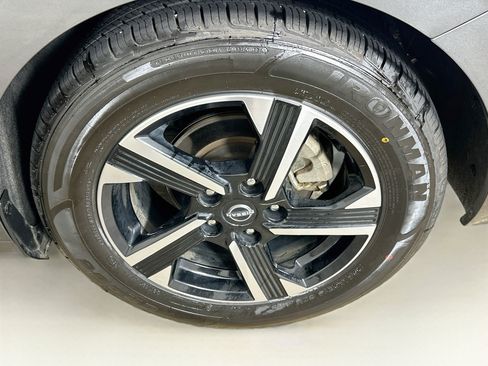 Used 2025 Nissan Sentra SV FWD image 11