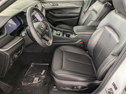 New 2025 Jeep Grand Cherokee Limited image 6