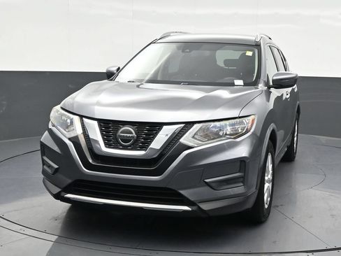 Used 2020 Nissan Rogue S w/ Special Edition Package FWD image 9