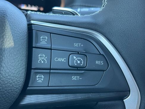 New 2025 Jeep Grand Cherokee Laredo w/ Luxury Tech Group I image 10