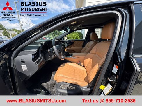 Used 2023 Lexus LS 500 AWD w/ Luxury Package image 17