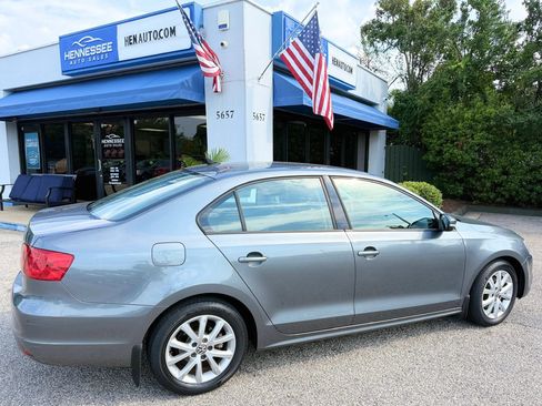 Used 2012 Volkswagen Jetta SE FWD image 19