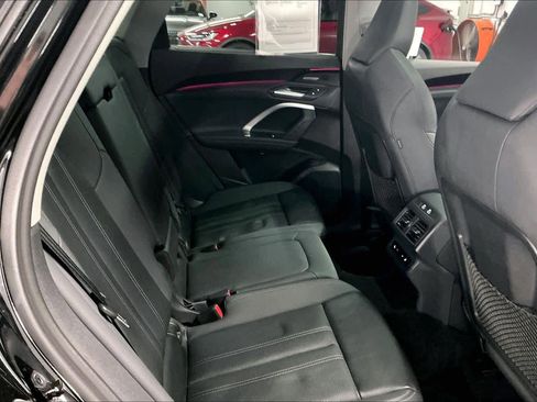 Certified 2025 Audi Q5 Prestige image 30