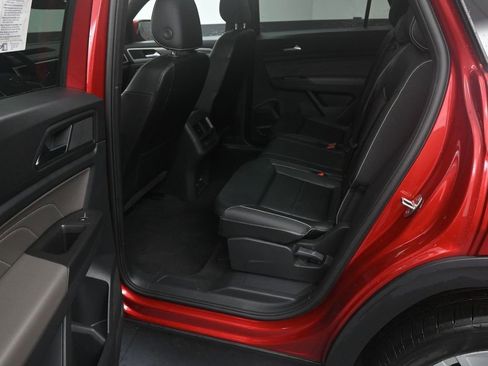 Used 2022 Volkswagen Atlas Cross Sport SE image 16