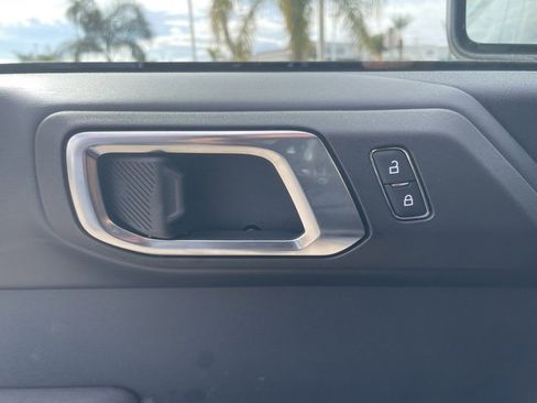 New 2025 Ford Bronco Badlands image 18