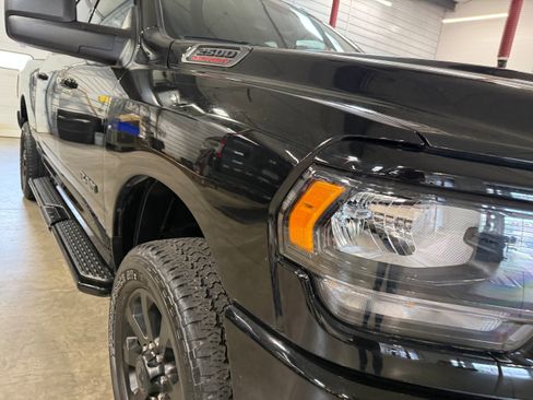 Used 2024 RAM 2500 Big Horn w/ Night Edition AWD/4WD image 5