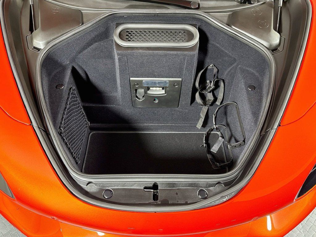 Used 2026 McLaren 750S Spider RWD image 27