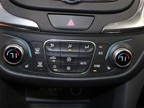 Used 2020 Chevrolet Equinox LT image 30