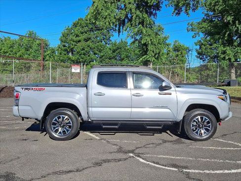 Certified 2020 Toyota Tacoma TRD Sport w/ TRD Premium Sport Package AWD/4WD image 28