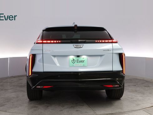 Used 2024 Cadillac Lyriq Sport AWD/4WD image 15