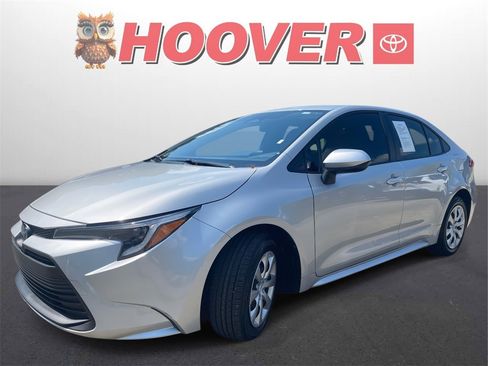 Used 2024 Toyota Corolla LE image 6